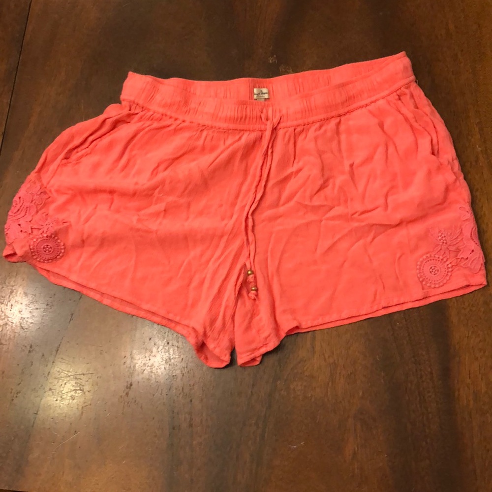Coral Rayon Shorts w/ Floral Crochet Detail Size M